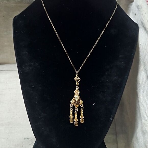 Antique Eduardian Dainty Gold Tone Pendulum Paddle Necklace